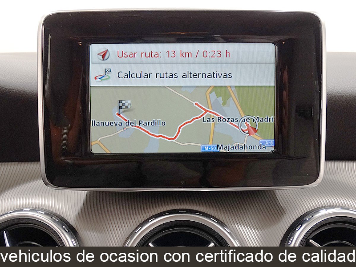 Foto Mercedes-Benz GLA 200 35