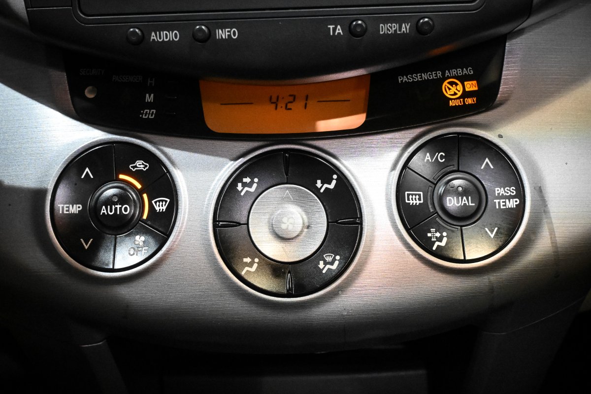 Foto Toyota RAV-4 15