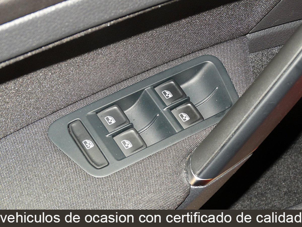 Foto Volkswagen Golf 28