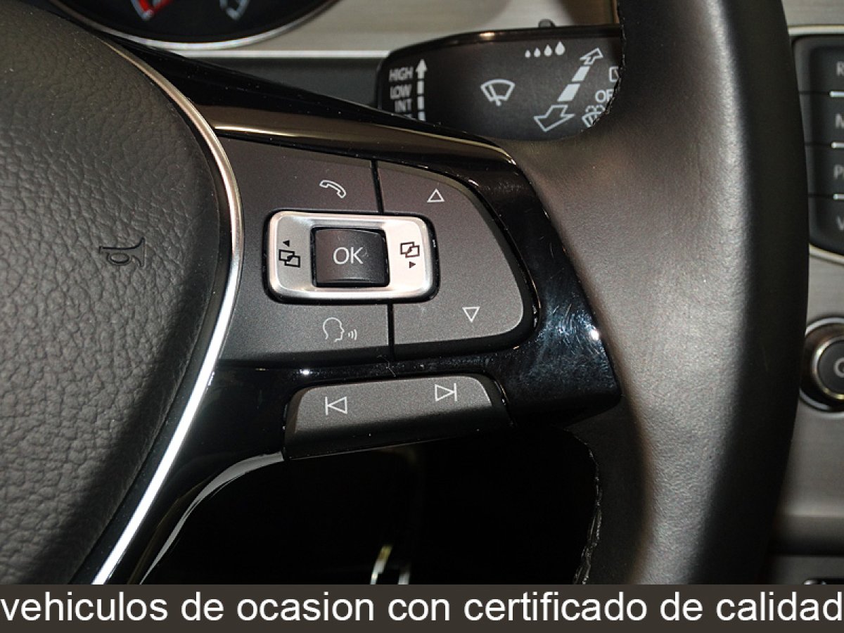 Foto Volkswagen Golf 32