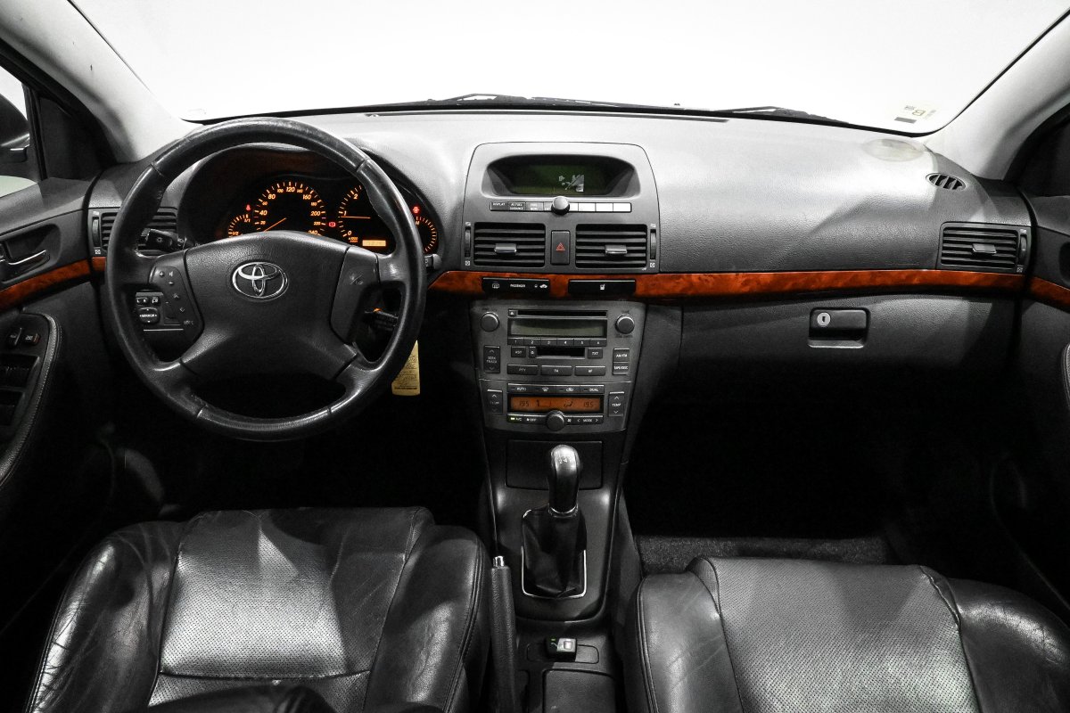 Foto Toyota Avensis 17