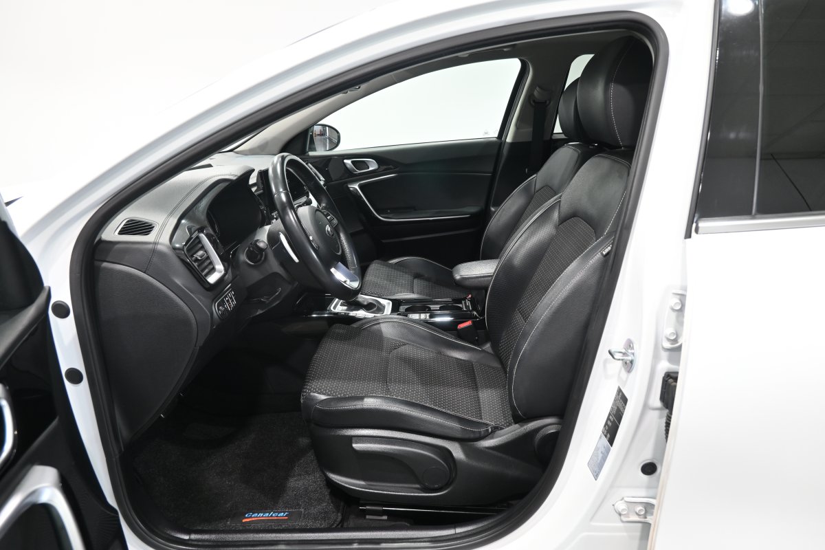 Foto Kia XCeed 10