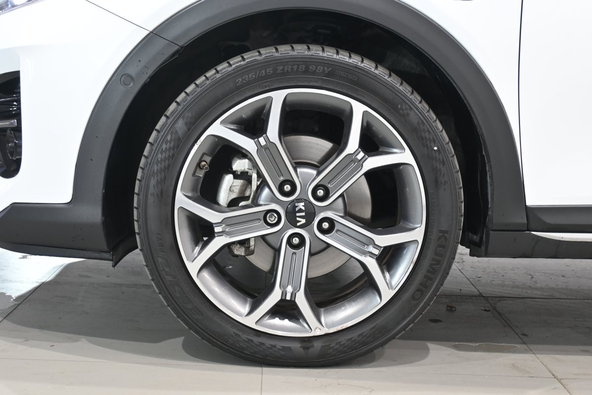 Foto Kia XCeed 32