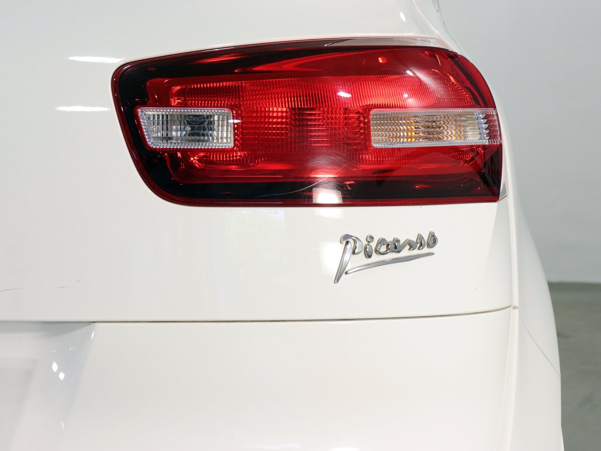 Foto Citroen C4 Picasso 10
