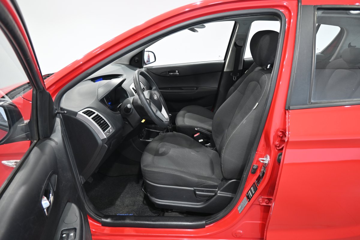Foto Hyundai i20 10