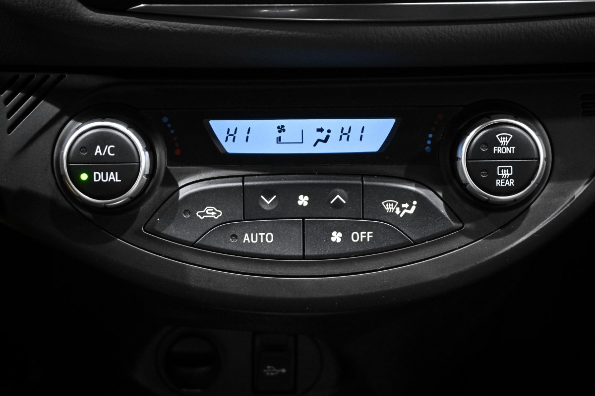 Foto Toyota Yaris 15