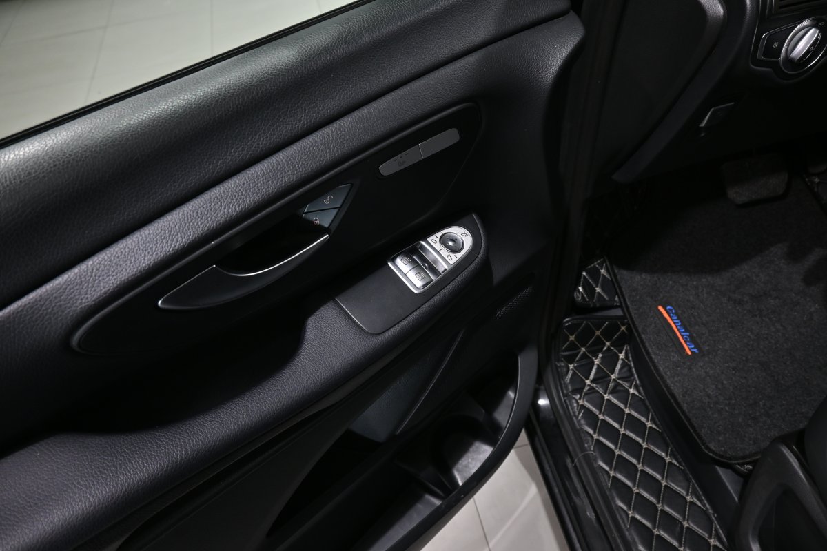 Foto Mercedes-Benz Clase V 33