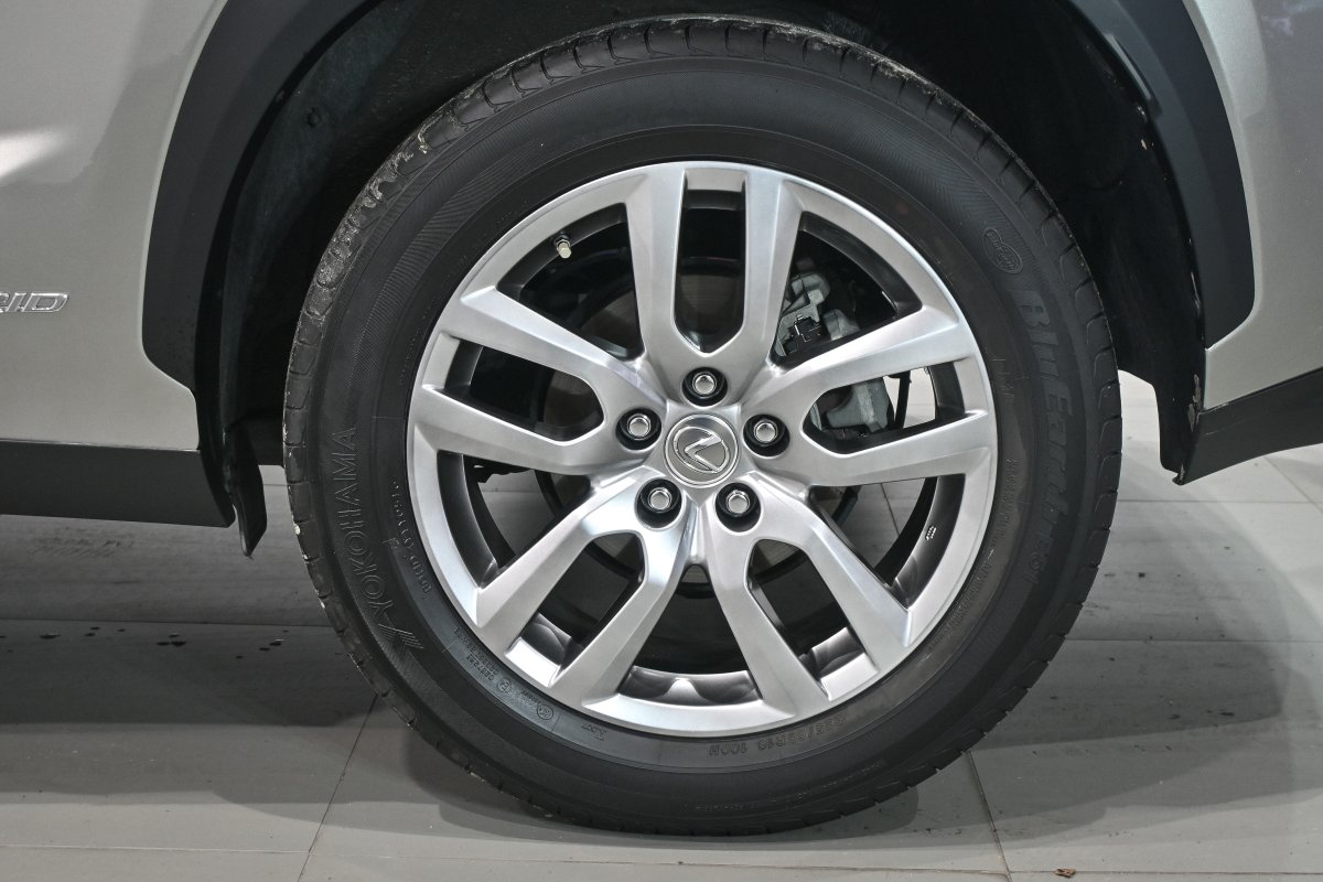 Foto Lexus NX 35