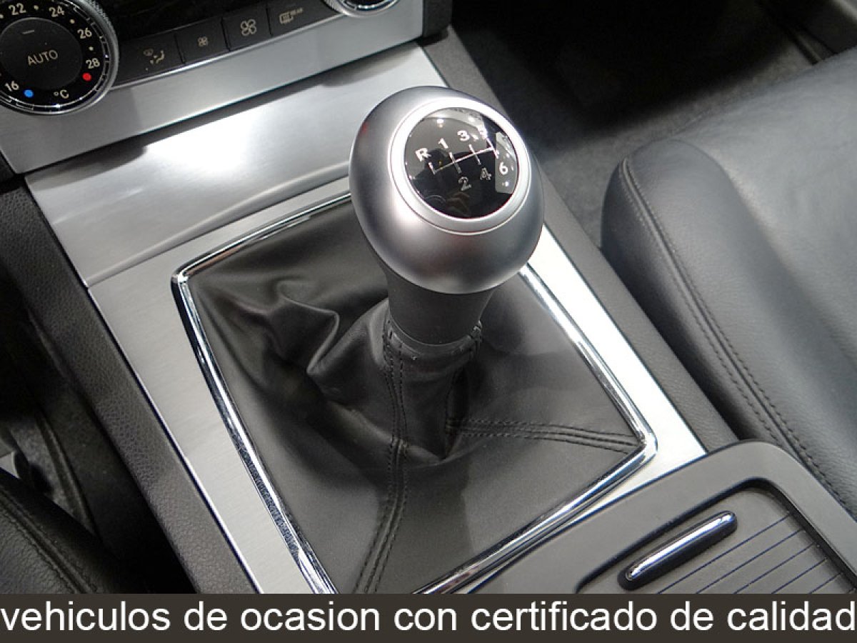 Foto Mercedes-Benz C 280 32