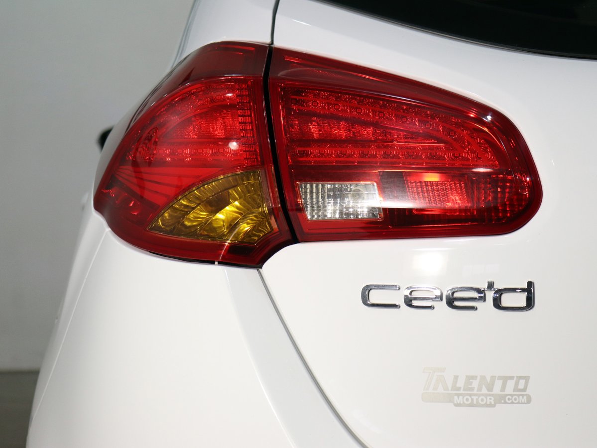 Foto Kia Ceed 10