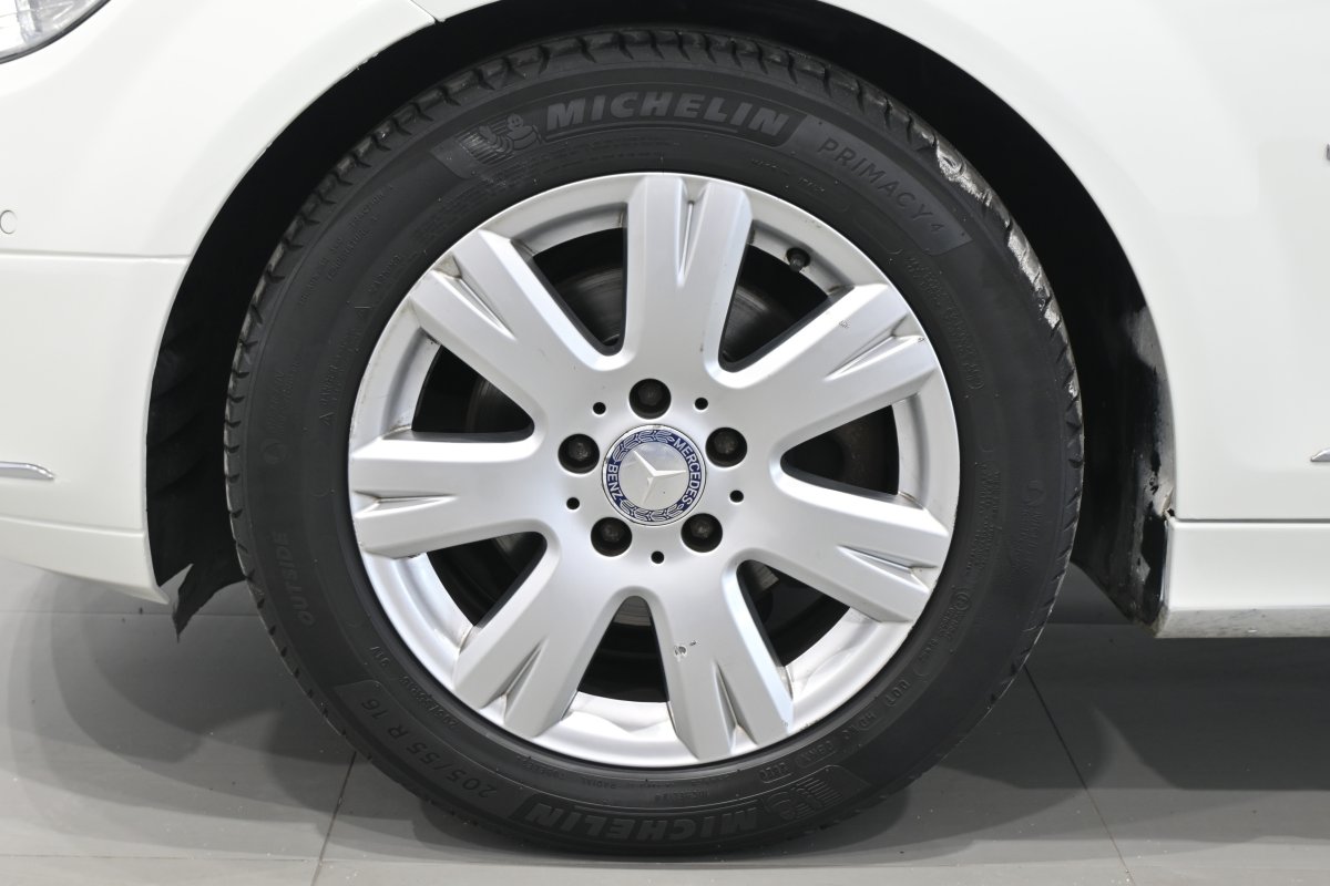 Foto Mercedes-Benz Clase C 26