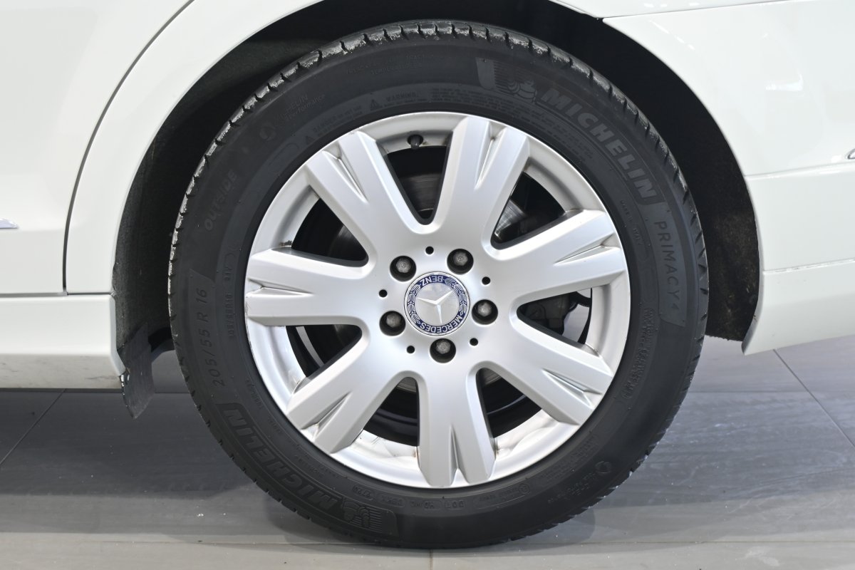 Foto Mercedes-Benz Clase C 27