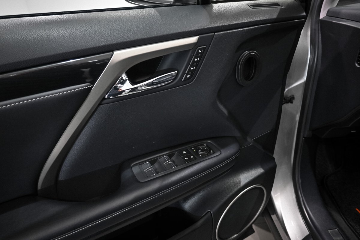 Foto Lexus RX450h 28