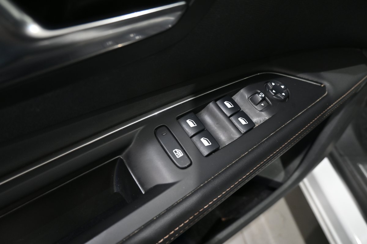 Foto Peugeot 5008 30