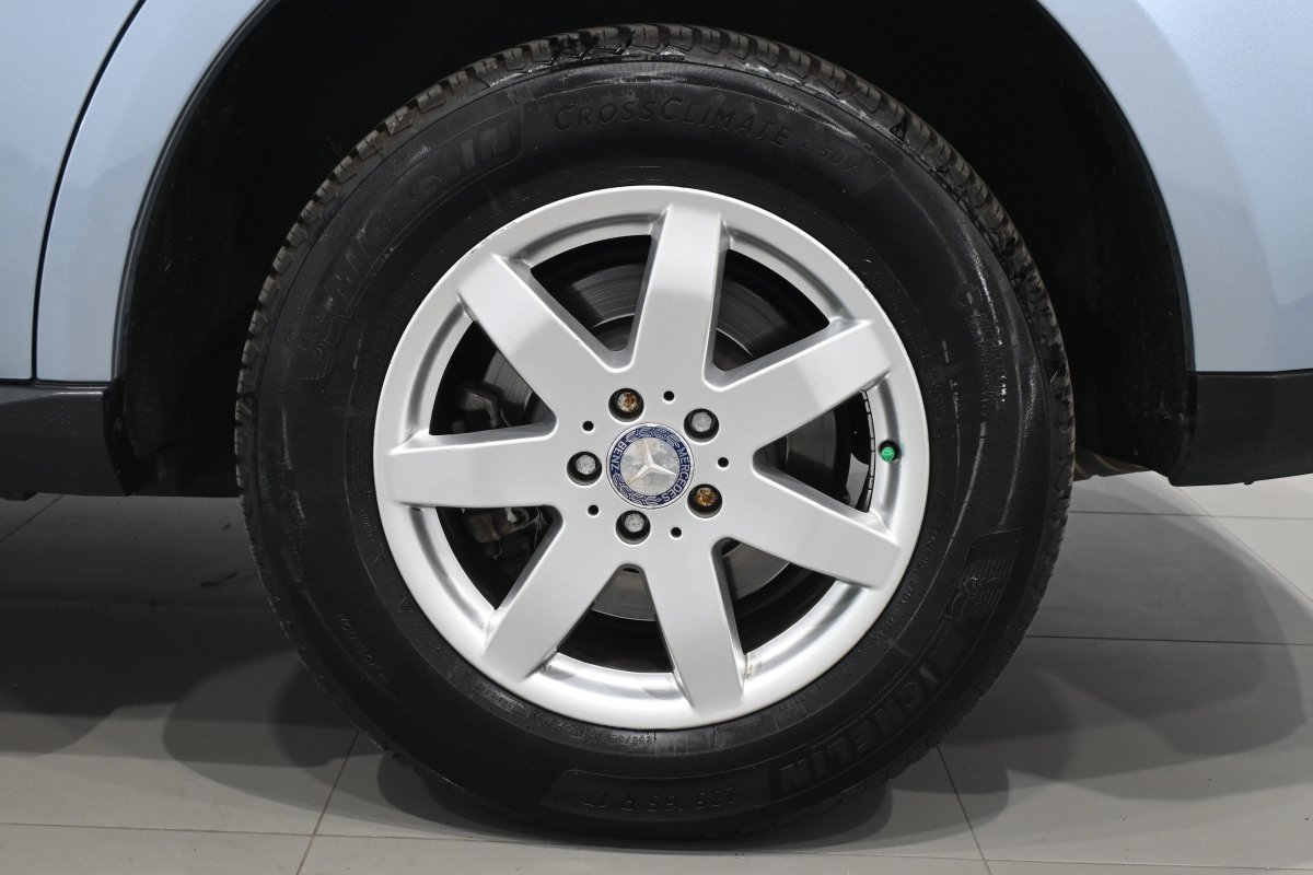 Foto Mercedes-Benz ML 29