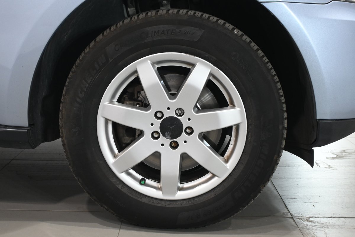 Foto Mercedes-Benz ML 28