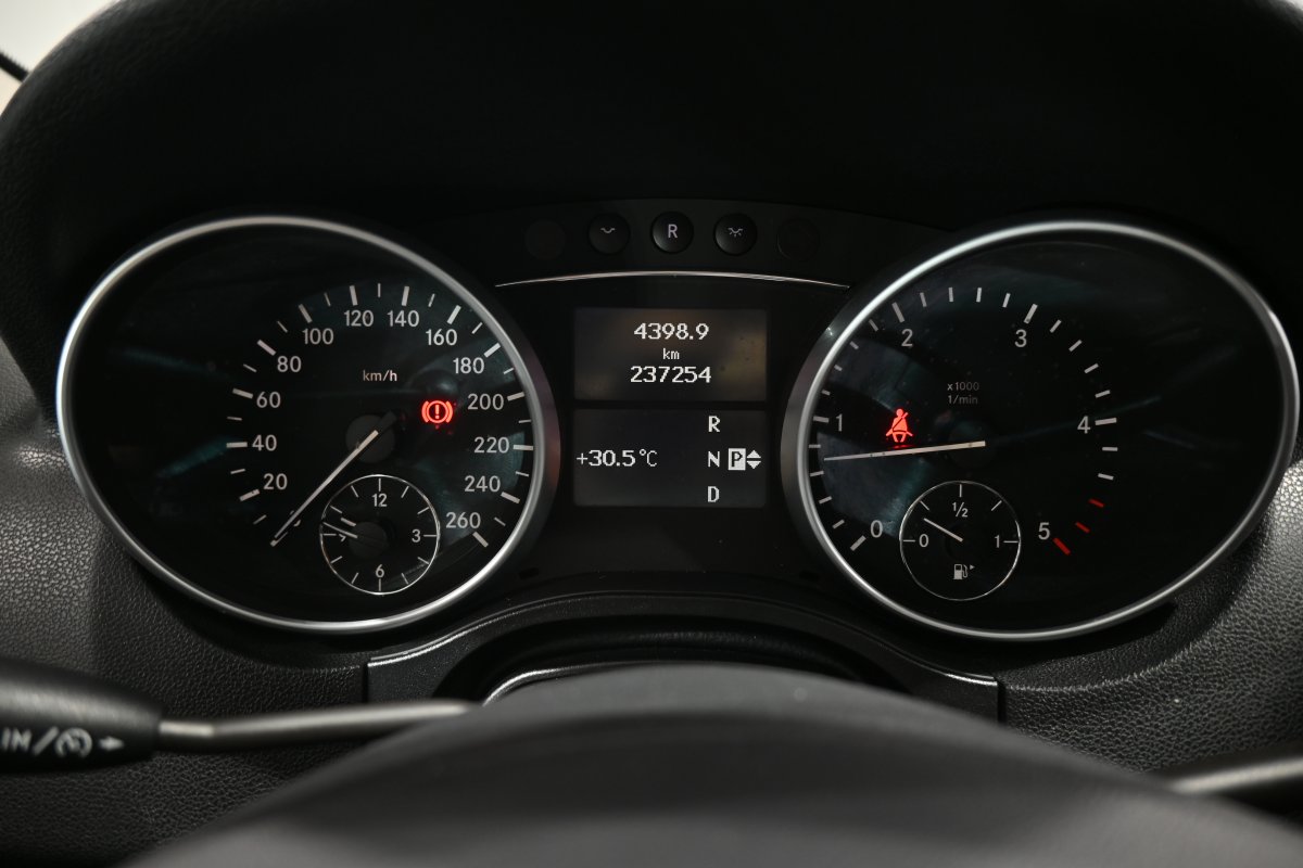 Foto Mercedes-Benz ML 14