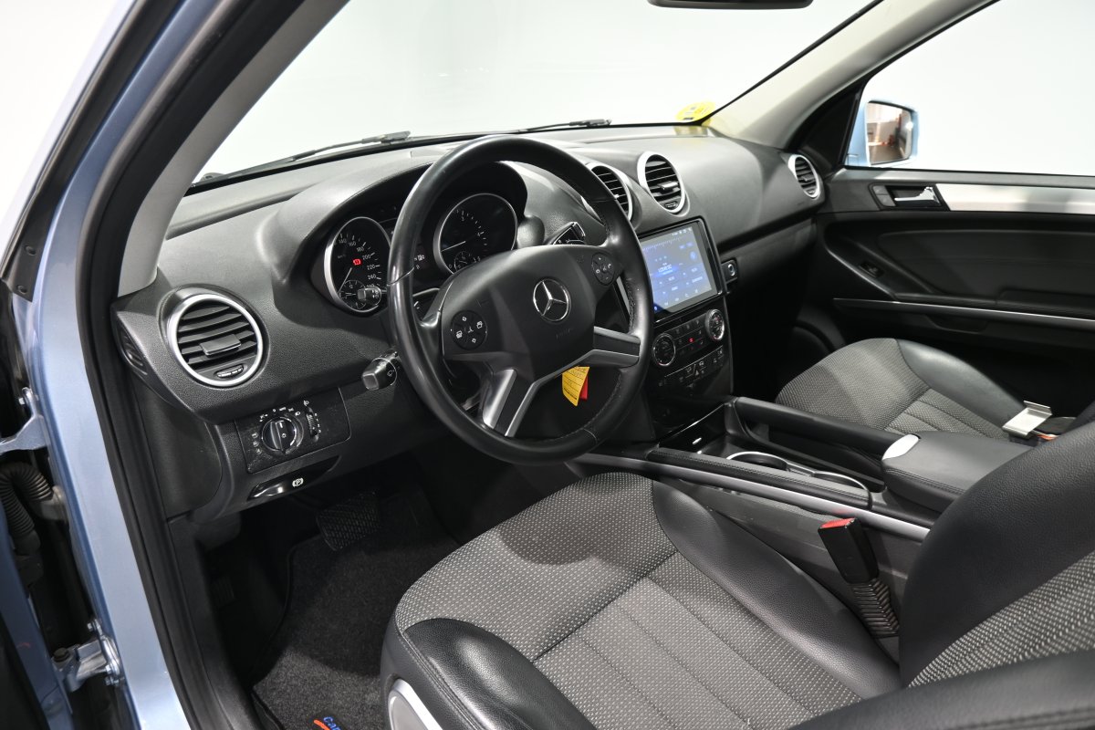 Foto Mercedes-Benz ML 10