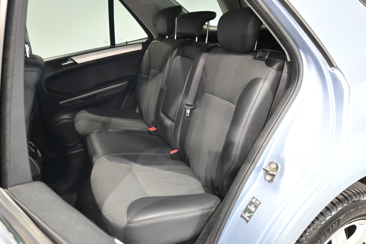 Foto Mercedes-Benz ML 12