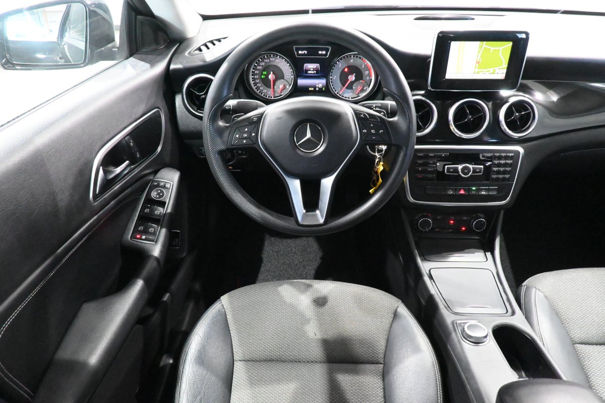 Foto Mercedes-Benz Clase CLA 17