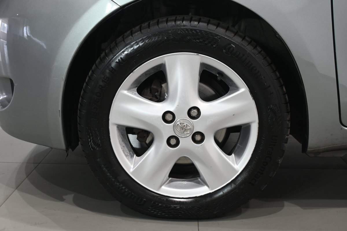 Foto Toyota Yaris 24