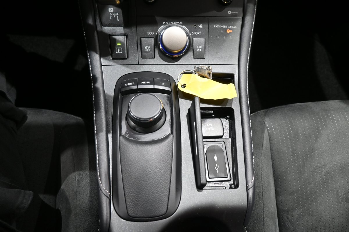 Foto Lexus CT 200h 21
