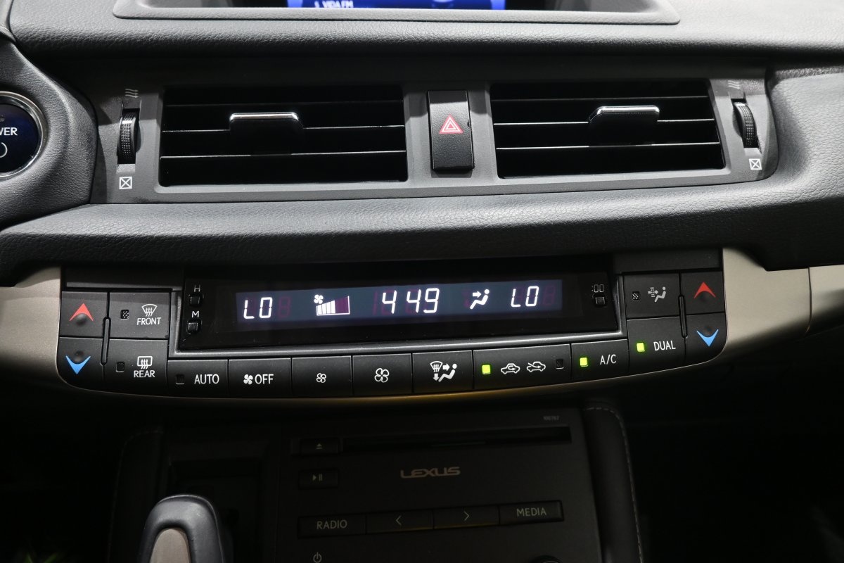 Foto Lexus CT 200h 17
