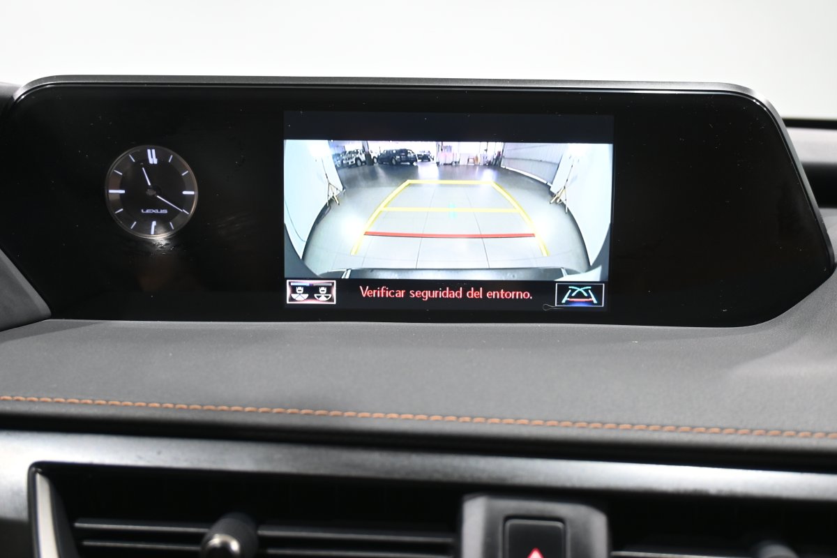 Foto Lexus UX 17
