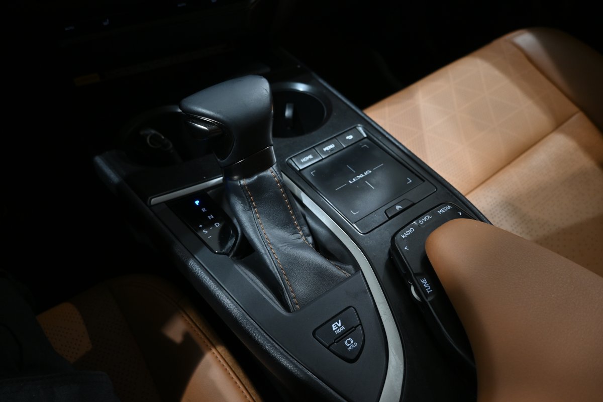 Foto Lexus UX 20