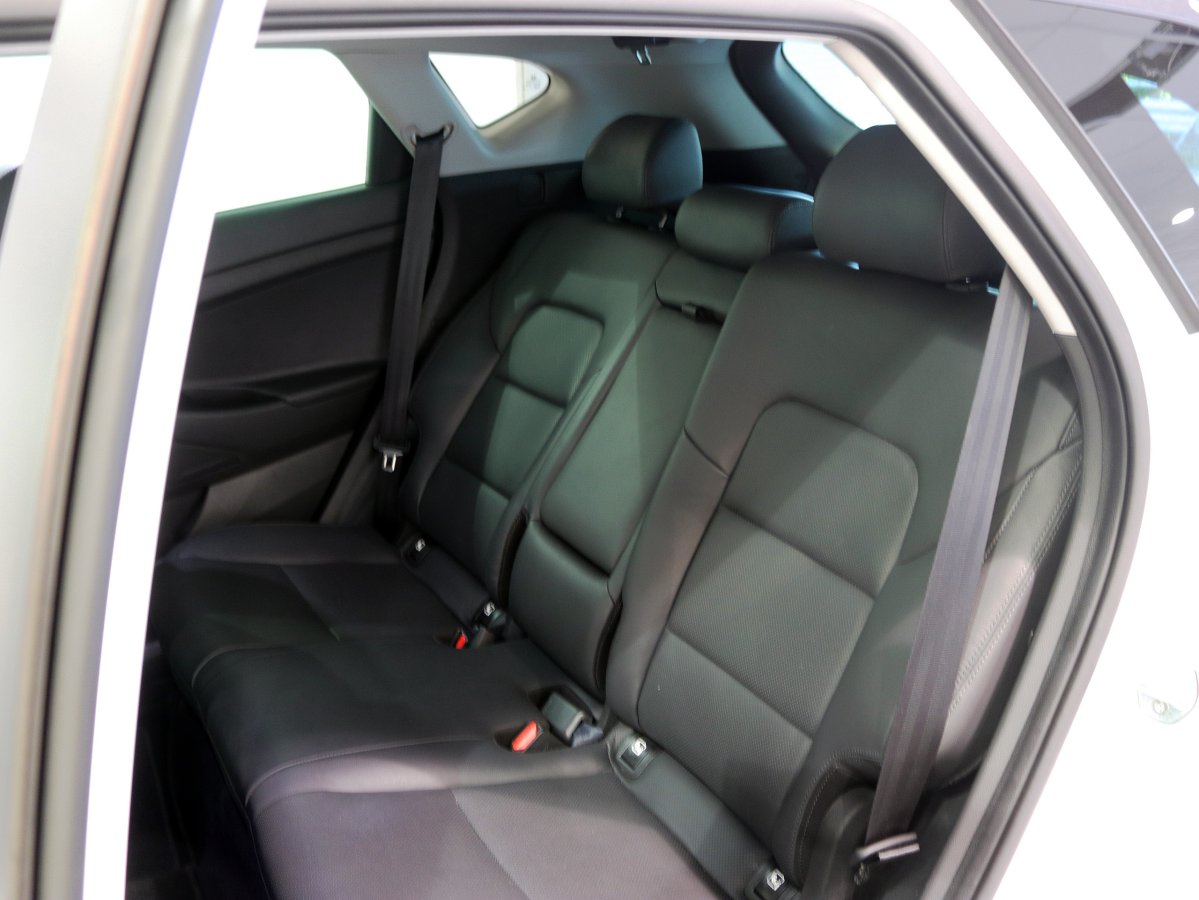 Foto Hyundai Tucson 8