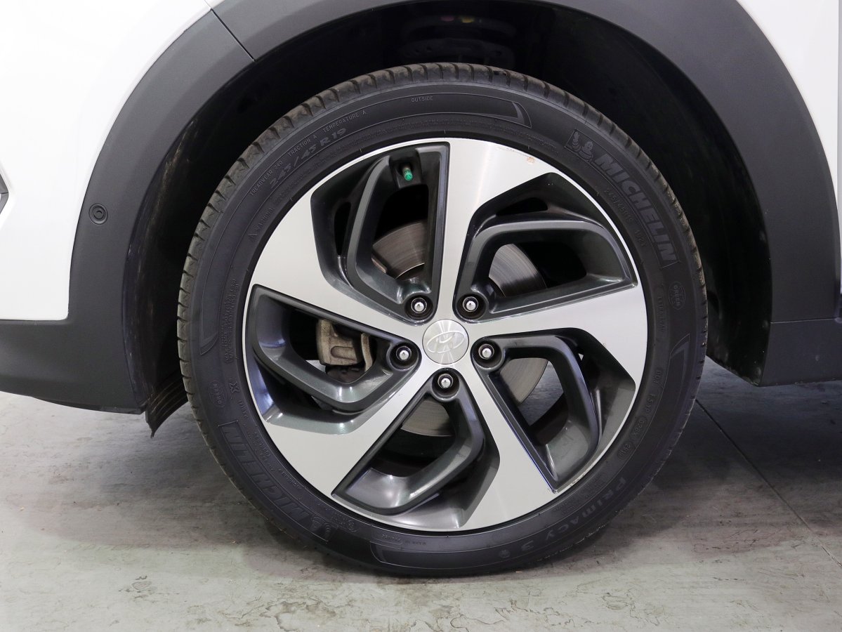Foto Hyundai Tucson 14