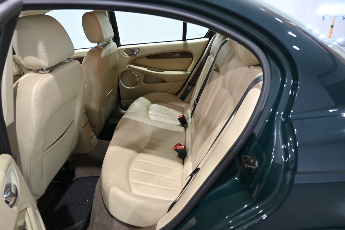 Foto Jaguar X-Type 11