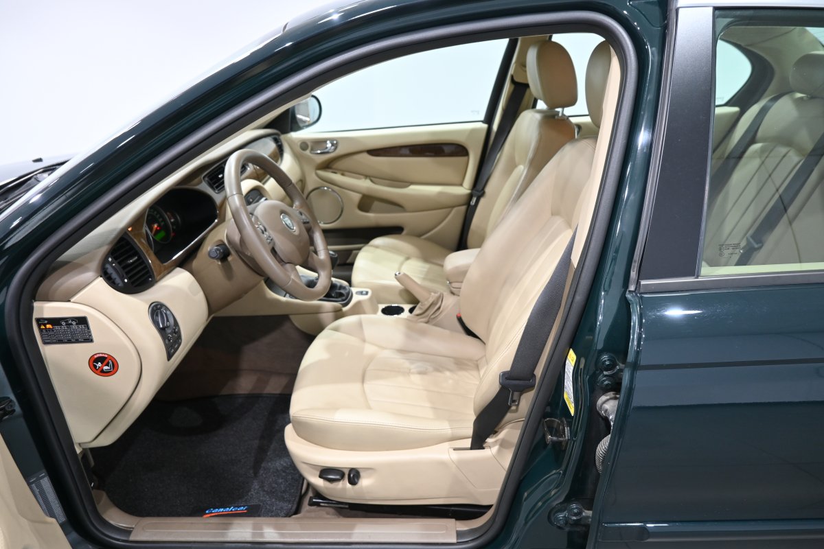 Foto Jaguar X-Type 10