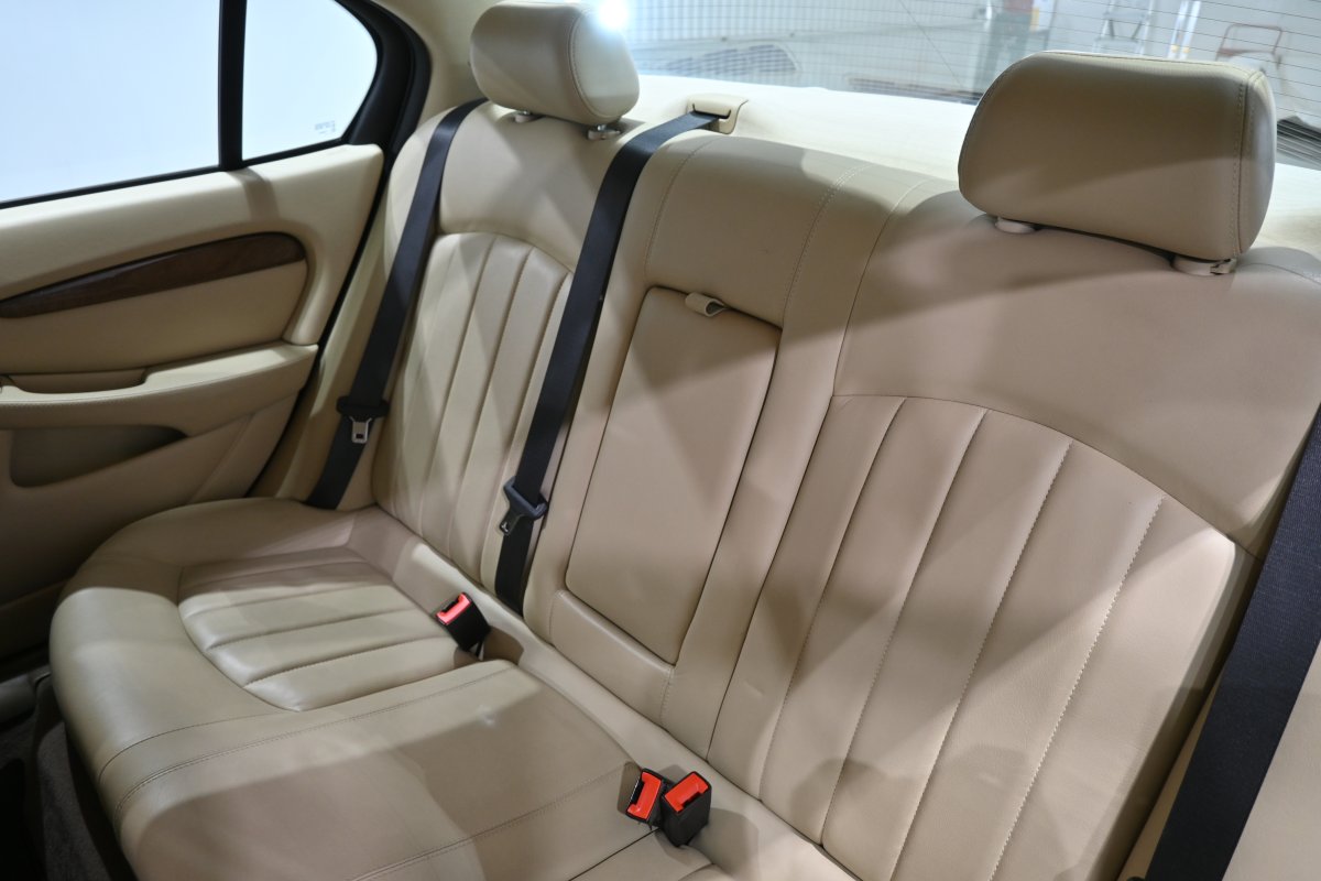 Foto Jaguar X-Type 12