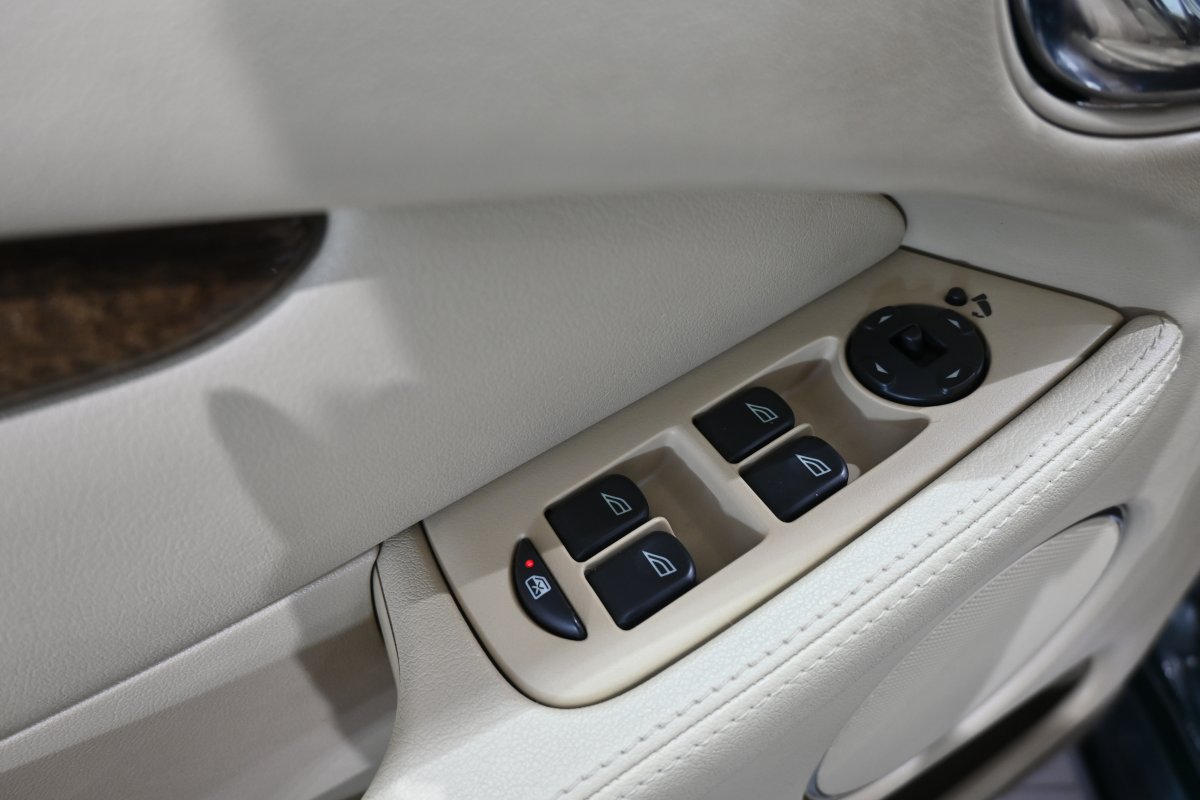 Foto Jaguar X-Type 24