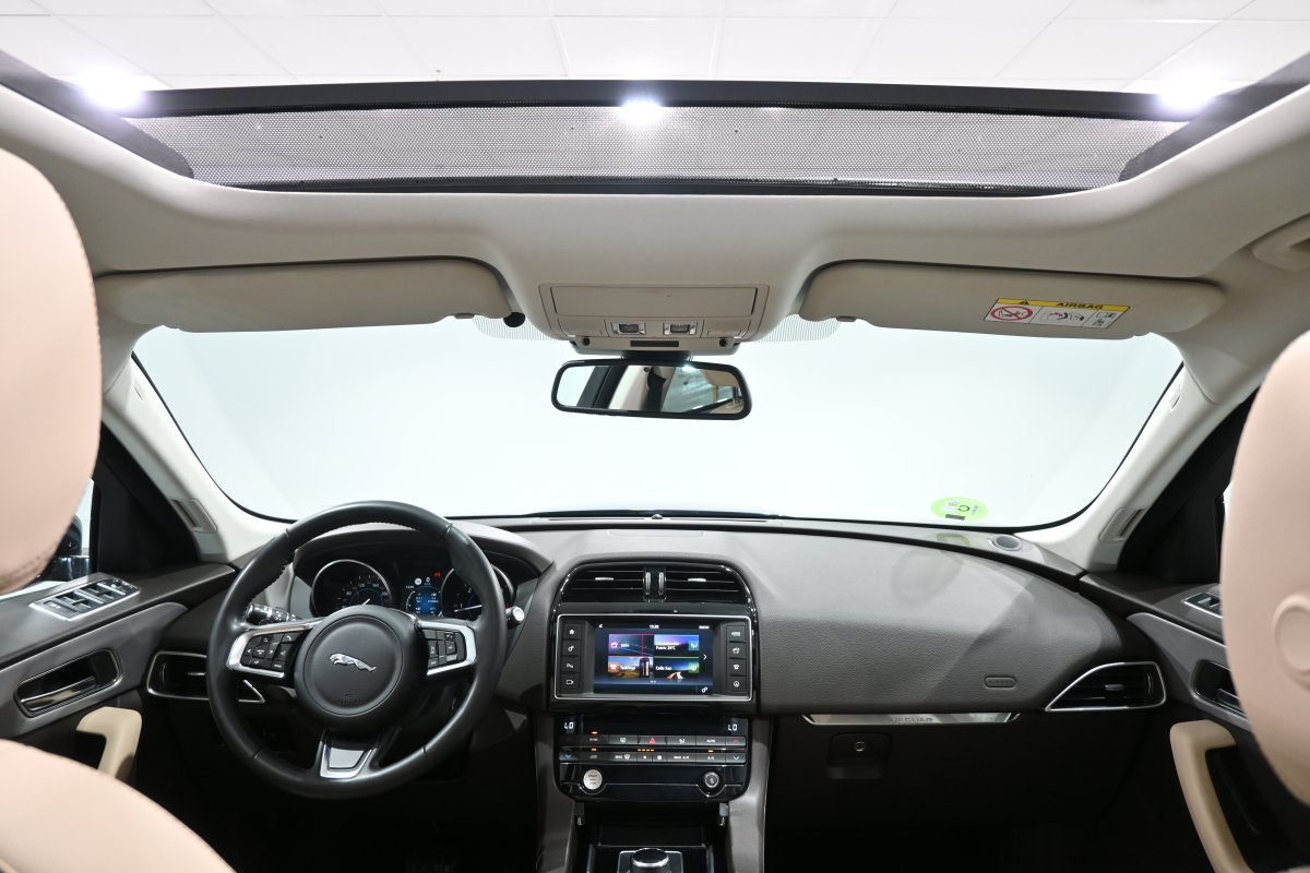 Foto Jaguar F-PACE 28