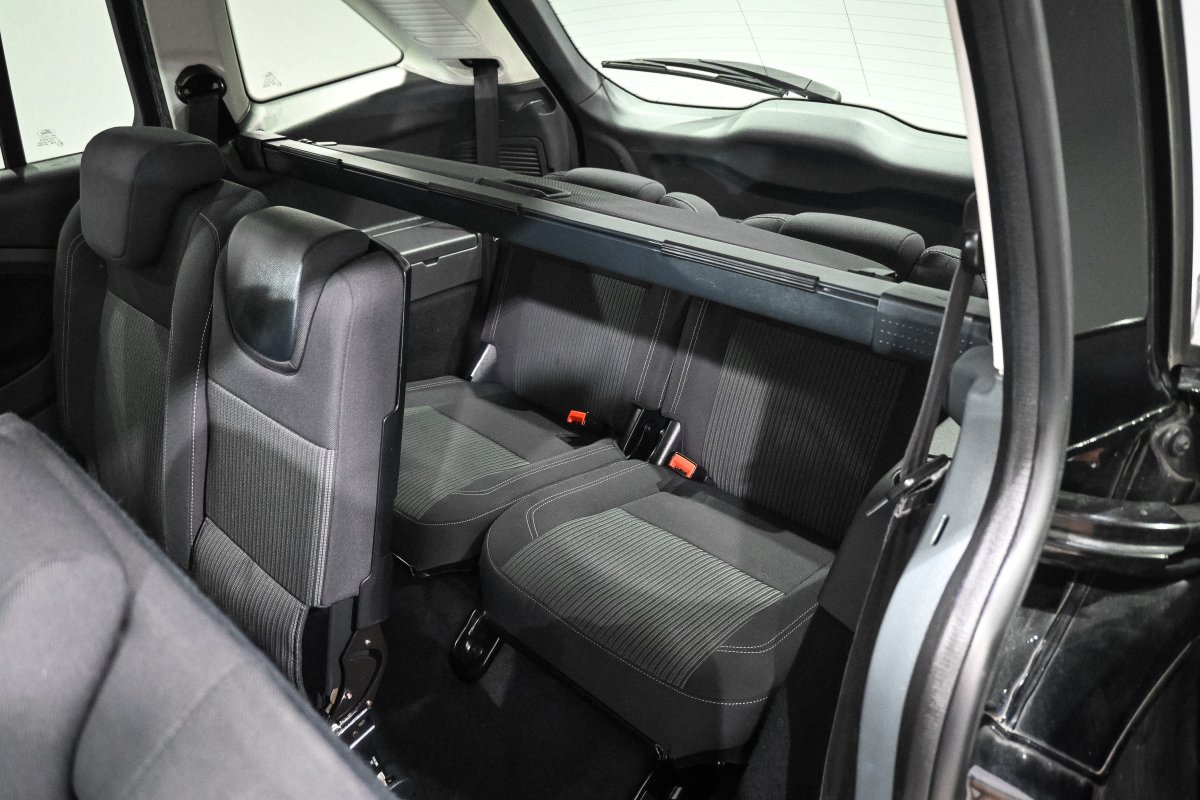Foto Ford Grand 13