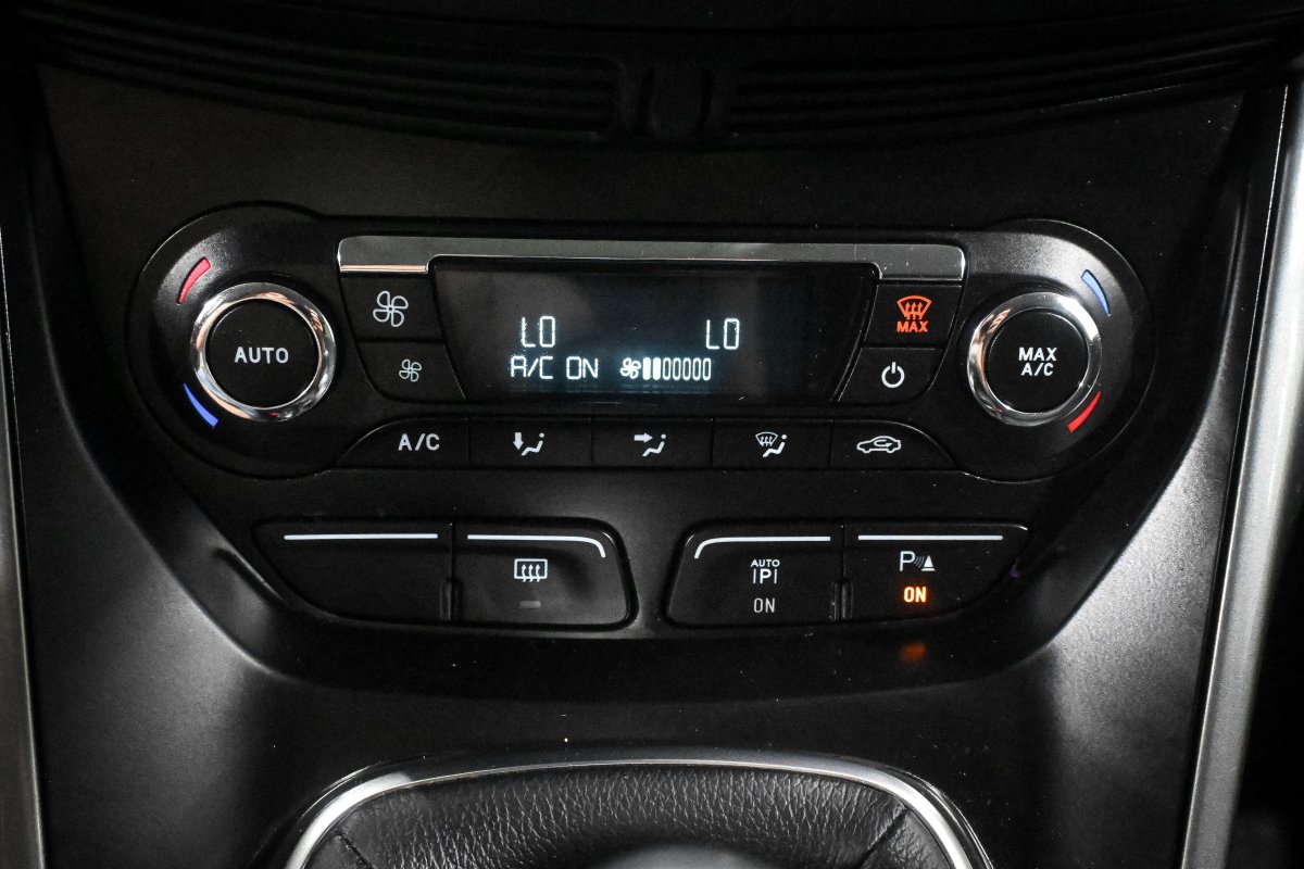 Foto Ford Grand 19
