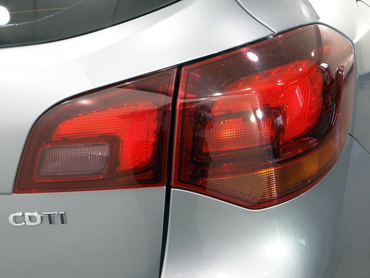 Foto Opel Astra 16