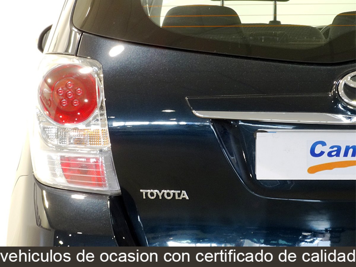 Foto Toyota Verso 13