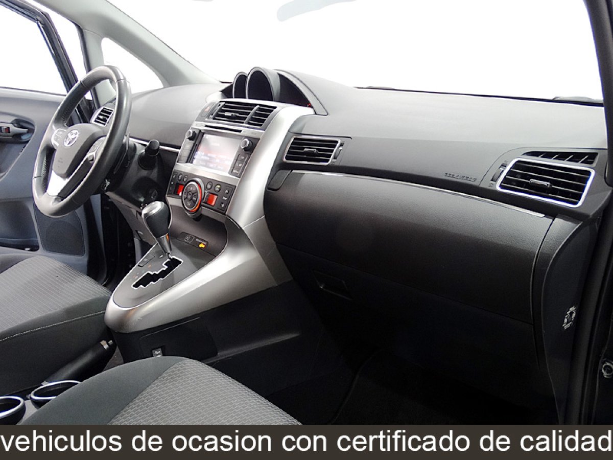 Foto Toyota Verso 23