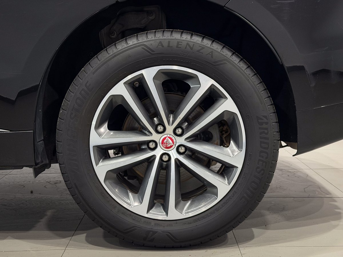 Foto Jaguar F-PACE 29