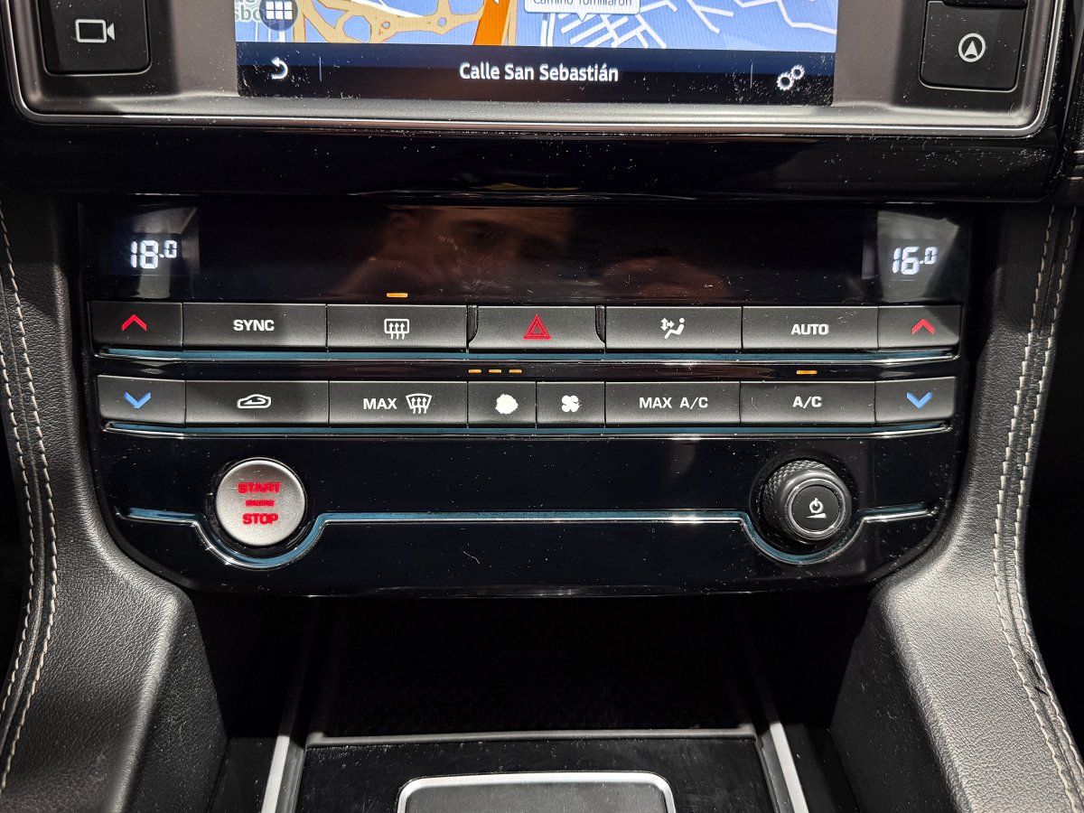 Foto Jaguar F-PACE 17