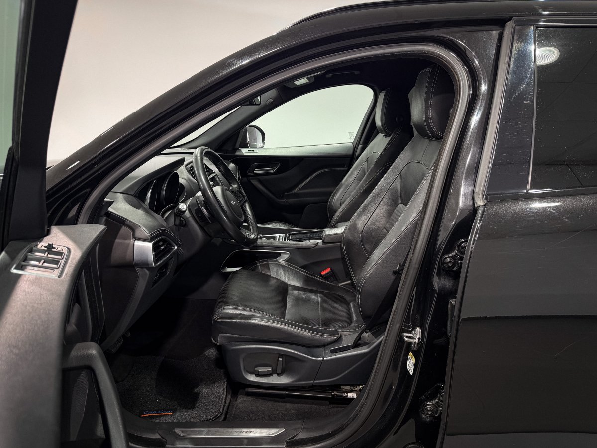 Foto Jaguar F-PACE 10