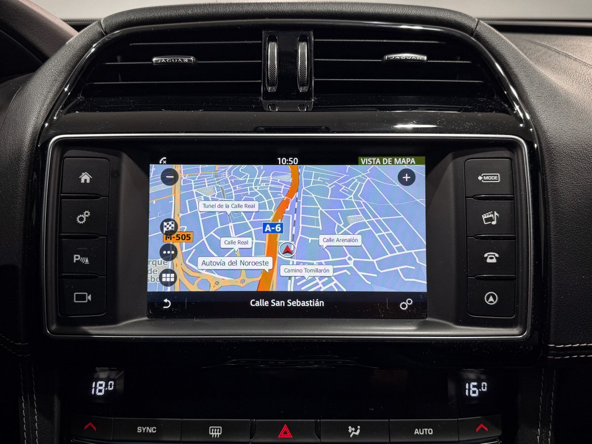 Foto Jaguar F-PACE 15