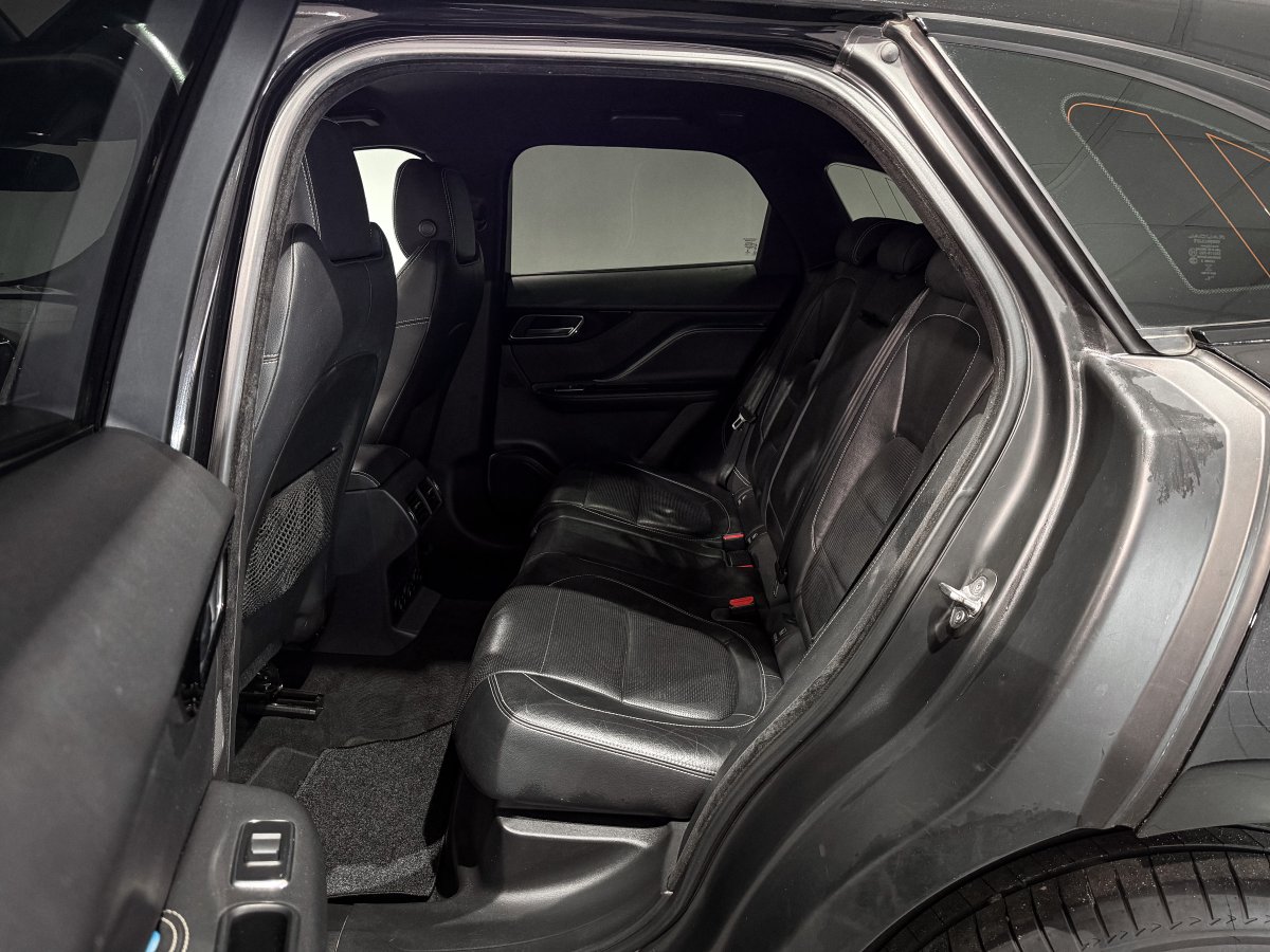 Foto Jaguar F-PACE 11