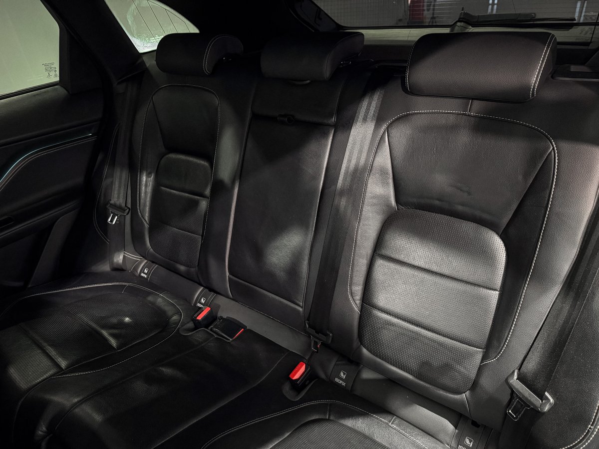 Foto Jaguar F-PACE 12