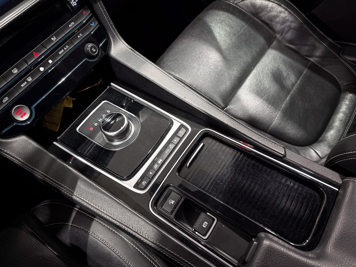 Foto Jaguar F-PACE 20