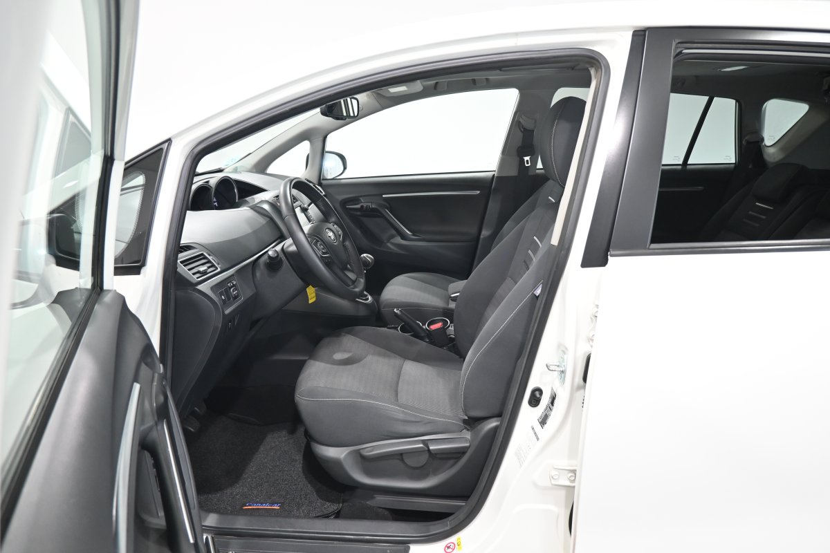 Foto Toyota Verso 11