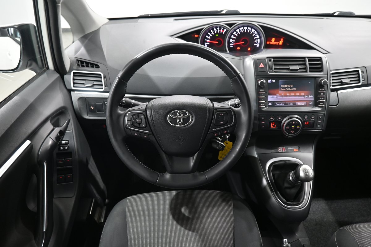 Foto Toyota Verso 21